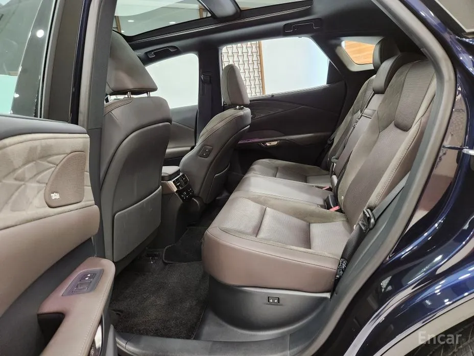 Фото 14 - Lexus RX