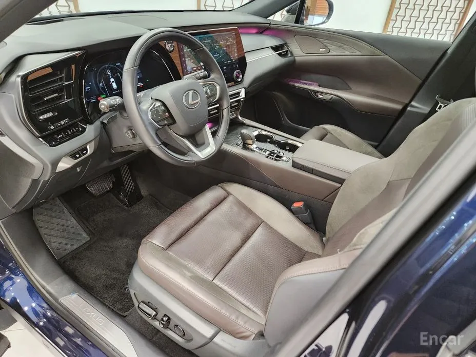 Фото 9 - Lexus RX