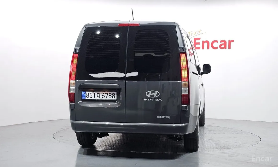 Фото 4 - Hyundai Staria