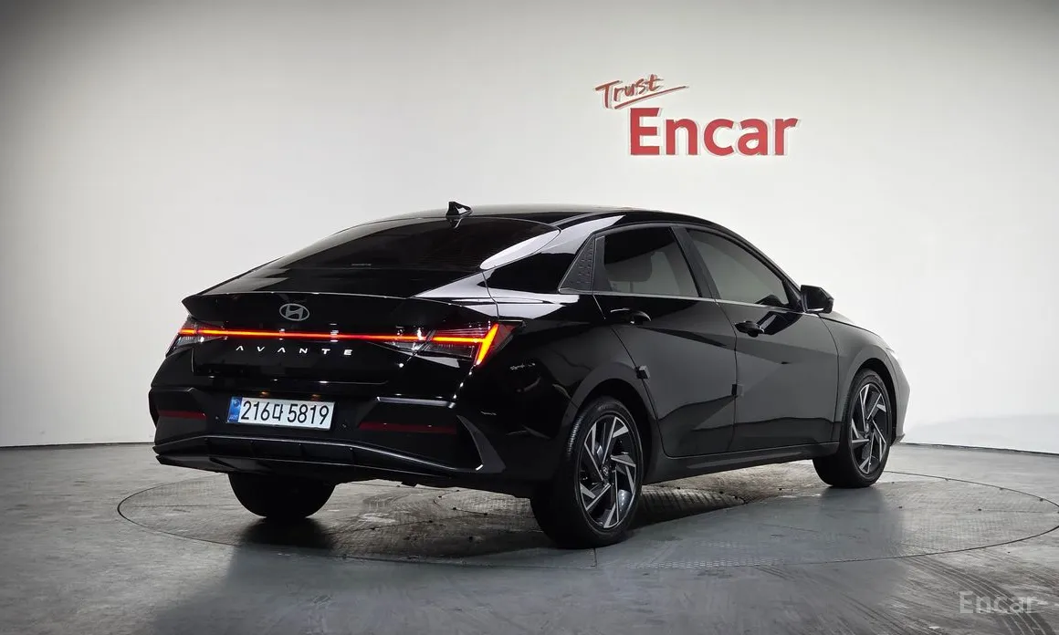 Photo 2 - Hyundai Avante