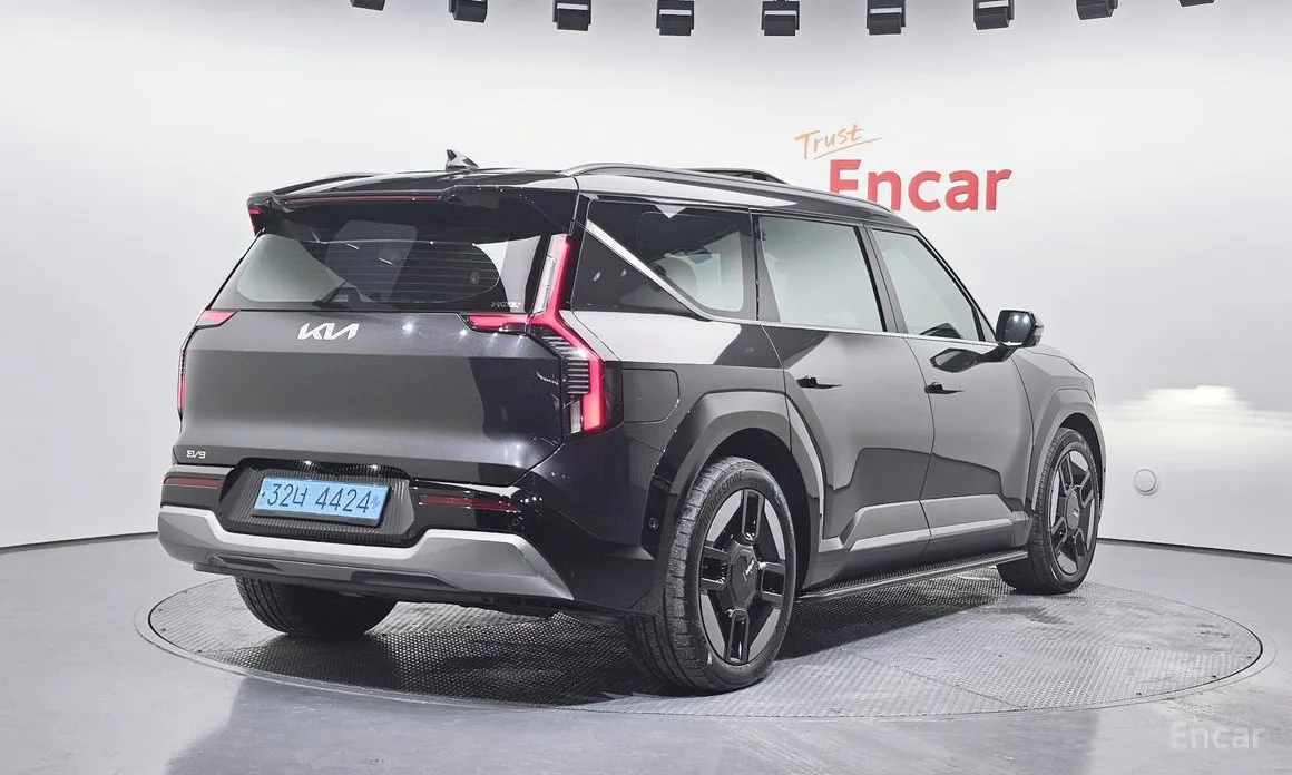 Фото 2 - Kia EV9