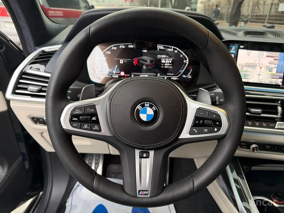 Фото 17 - BMW X7