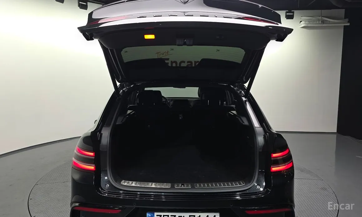 Фото 20 - Genesis GV80