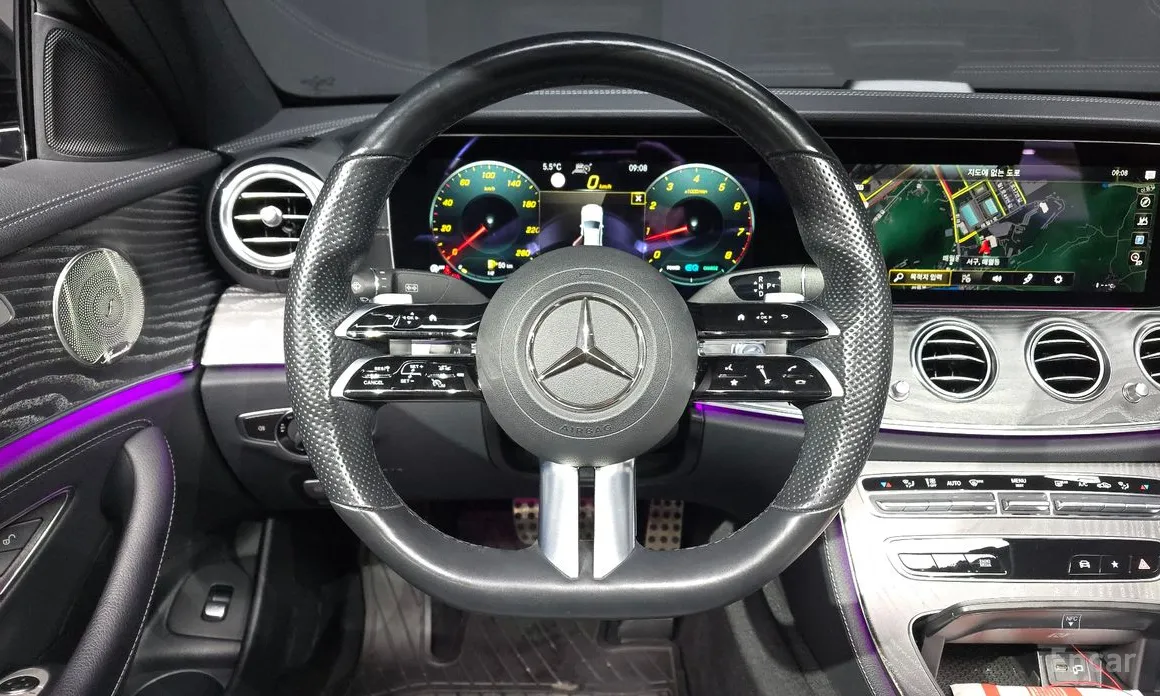 Фото 13 - Mercedes-Benz E-Class