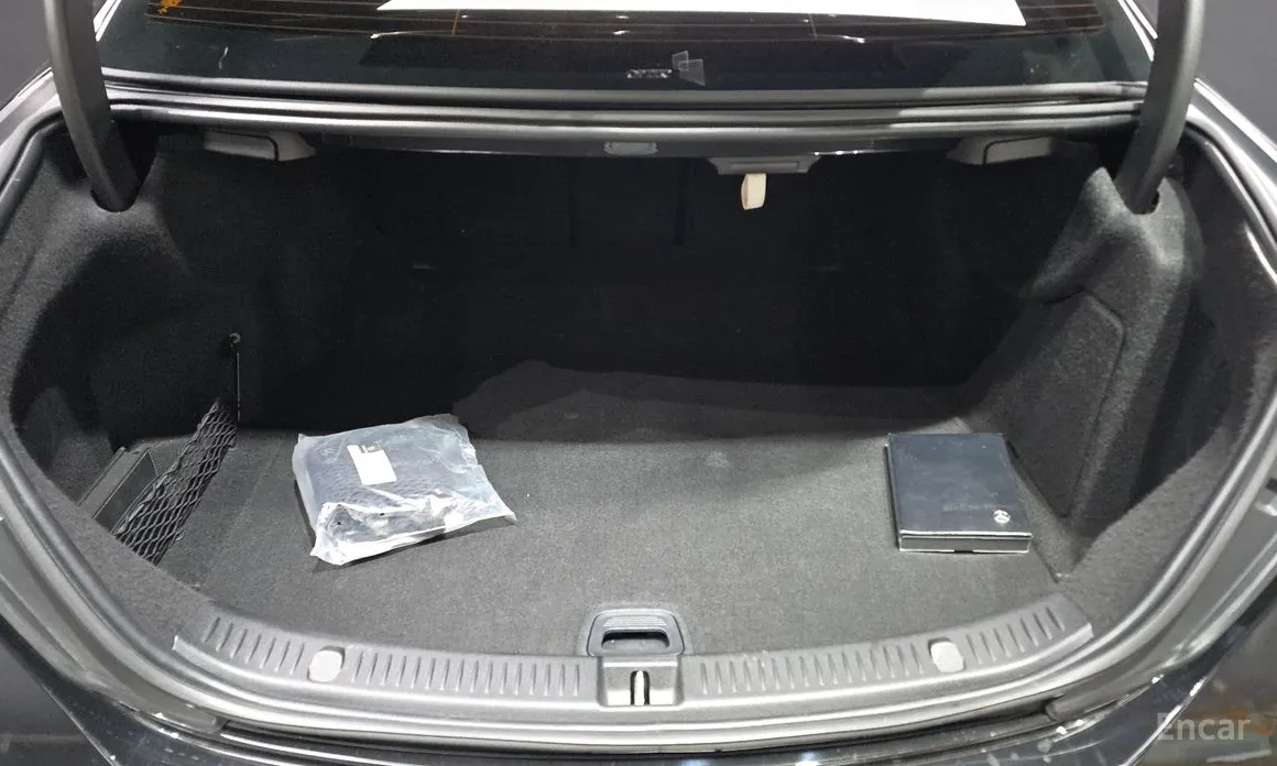 Фото 20 - Mercedes-Benz E-Class