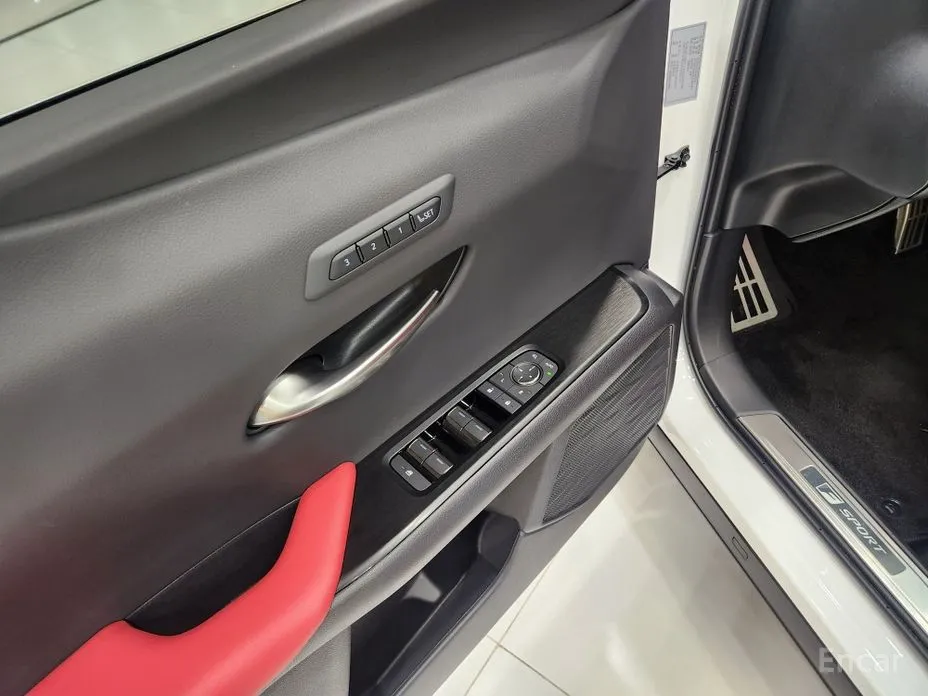 Фото 11 - Lexus UX