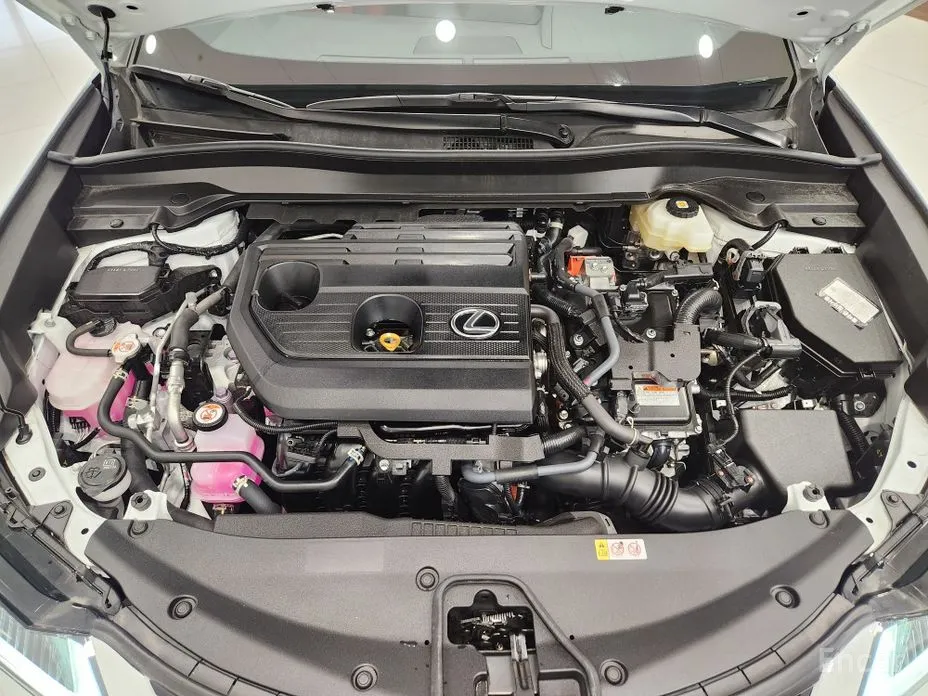 Фото 12 - Lexus UX