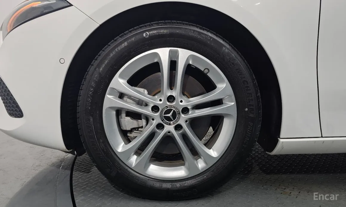 Фото 5 - Mercedes-Benz A-Class