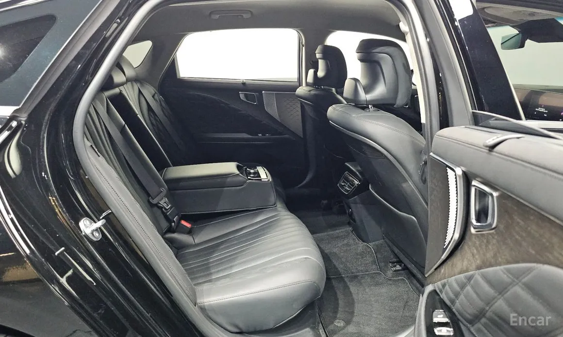 Фото 12 - Kia K8