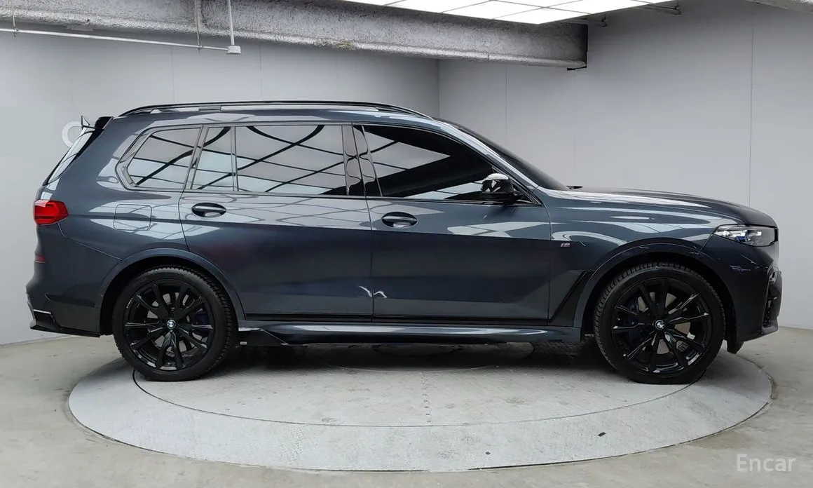 Фото 12 - BMW X7