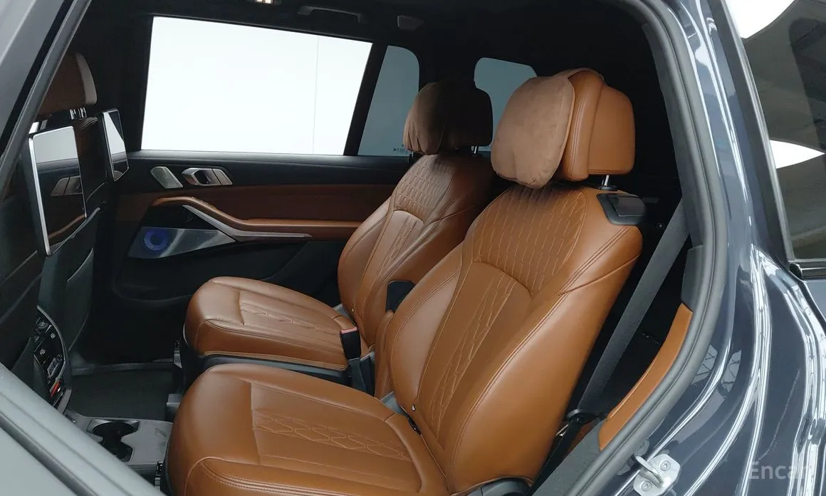 Фото 15 - BMW X7