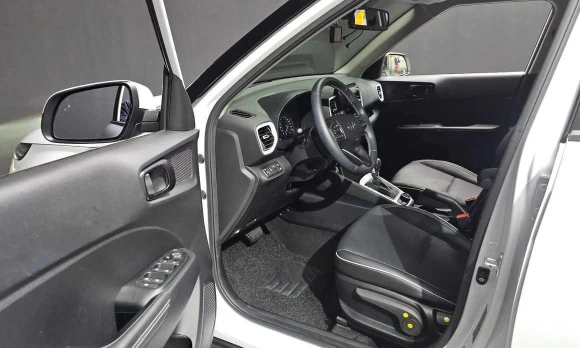 Фото 10 - Hyundai Venue