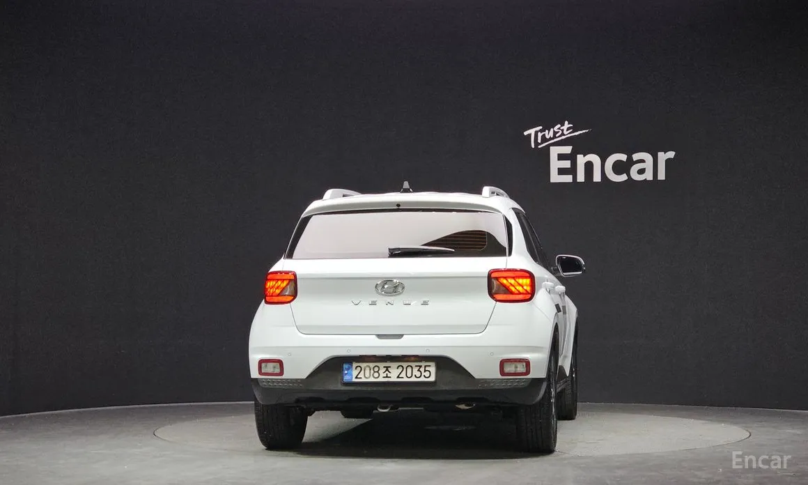 Фото 4 - Hyundai Venue