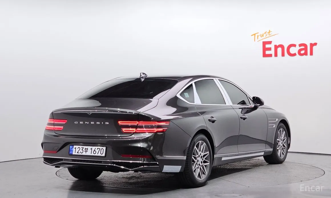 Фото 2 - Genesis G80