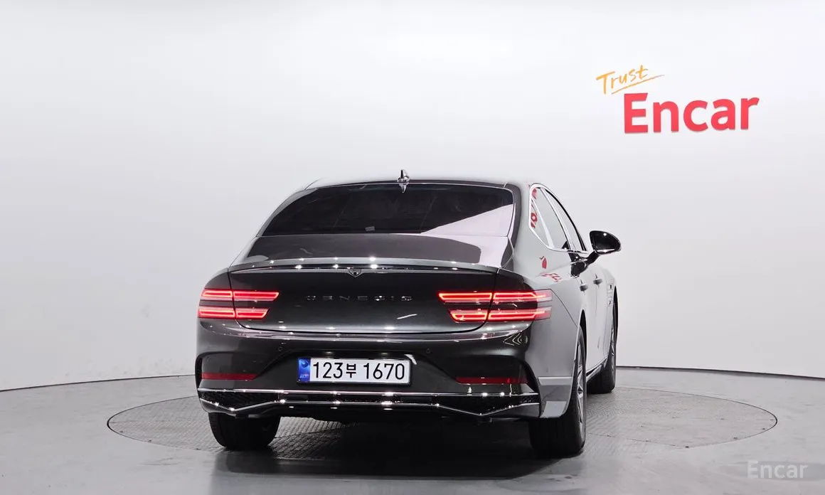 Фото 4 - Genesis G80