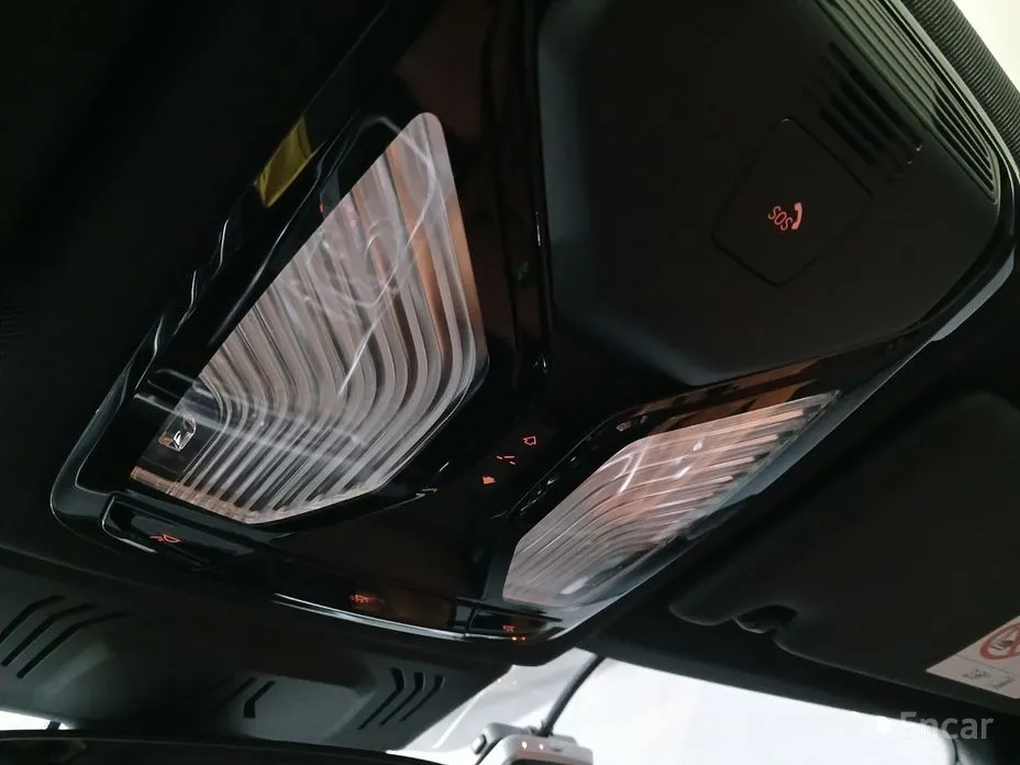 Photo 17 - BMW 3 Series