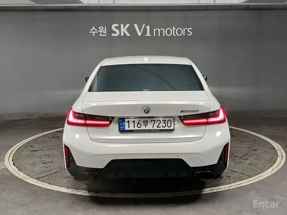 Photo 3 - BMW 3 Series