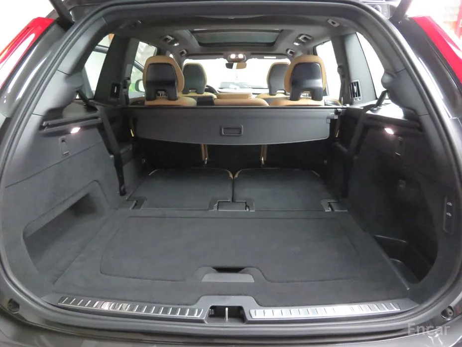 Фото 11 - Volvo XC90