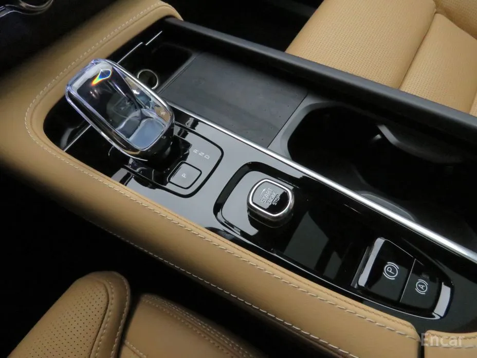 Фото 18 - Volvo XC90