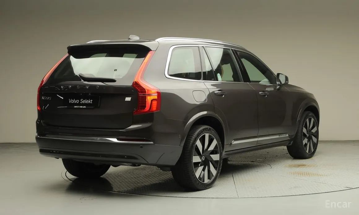 Фото 4 - Volvo XC90