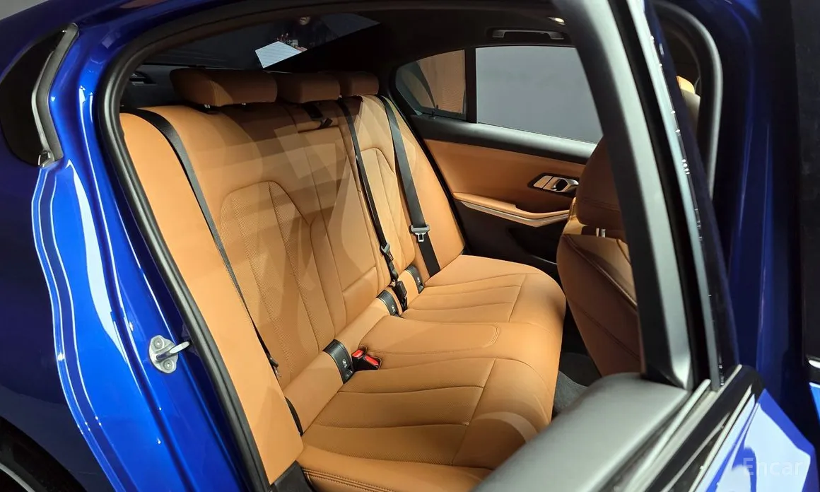 Photo 12 - BMW 3 Series