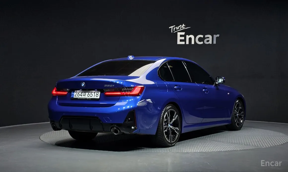 Photo 2 - BMW 3 Series