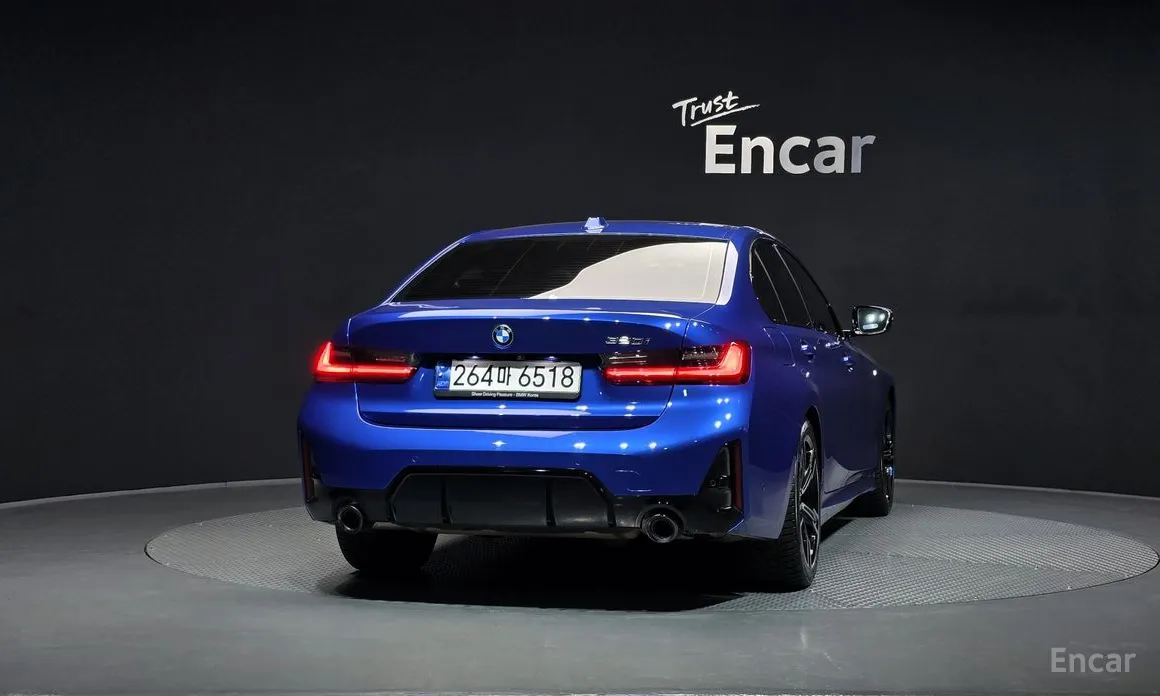 Photo 4 - BMW 3 Series