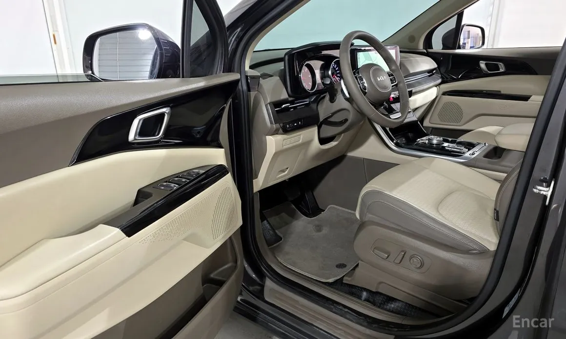 Фото 11 - Kia Carnival