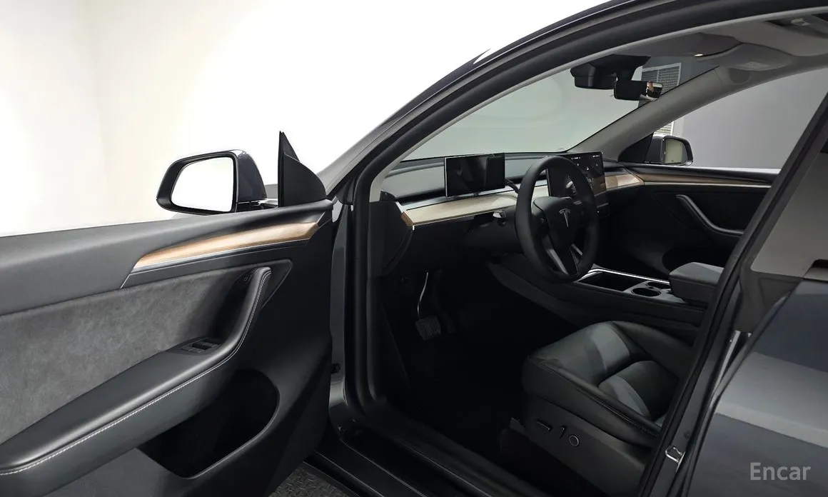 Фото 12 - Tesla Model Y