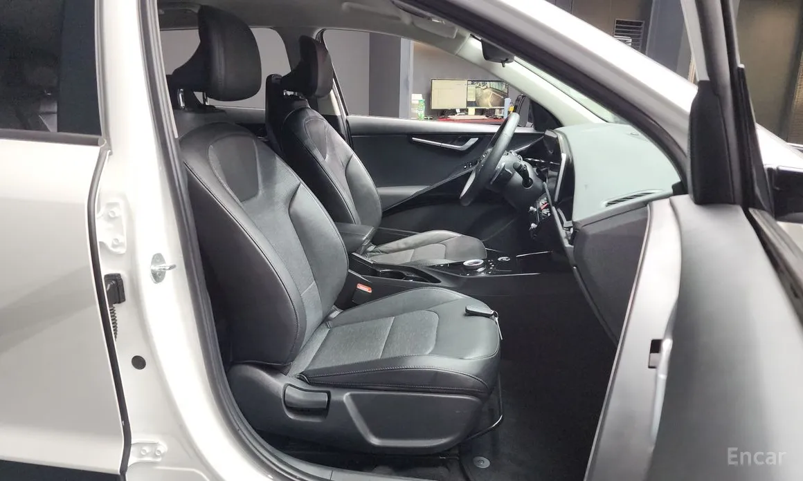 Фото 11 - Kia Niro