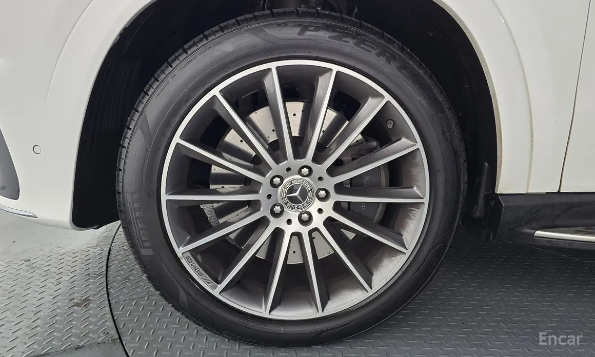 Фото 5 - Mercedes-Benz GLE-Class