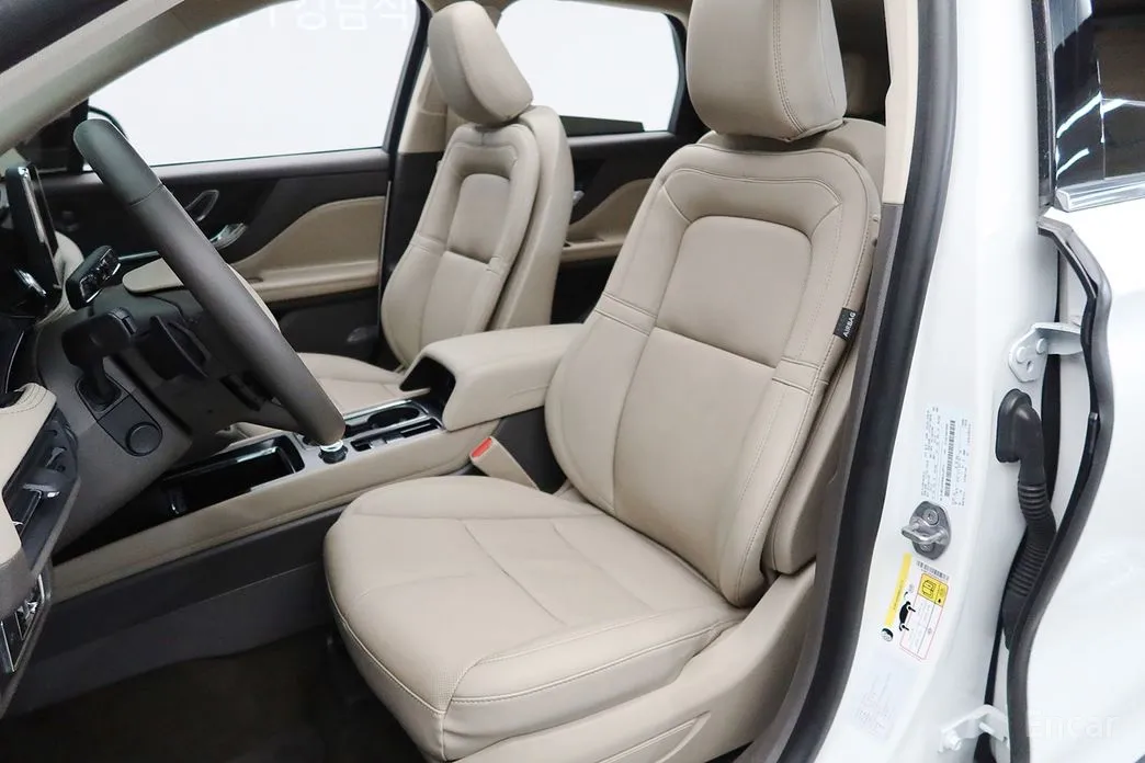 Фото 15 - Lincoln Corsair