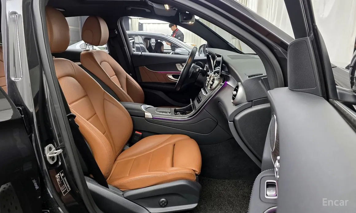 Mercedes-Benz GLC-Class 2016 GLC300e 4MATIC Coupe