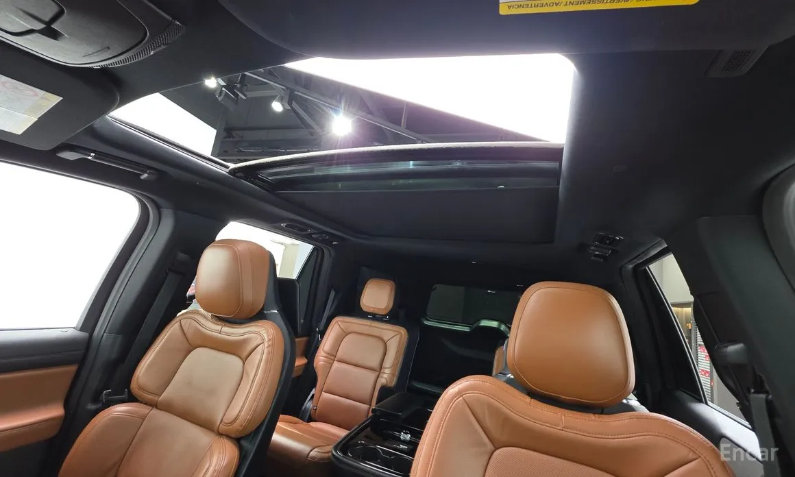 Фото 12 - Lincoln Navigator