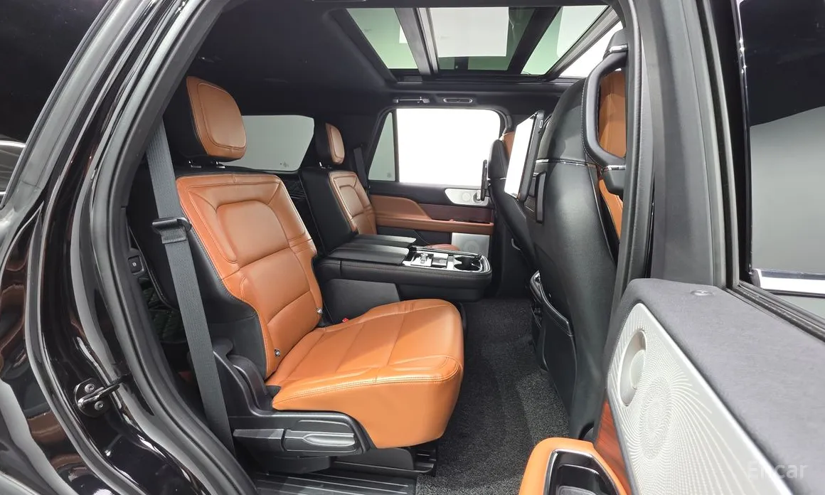 Фото 19 - Lincoln Navigator