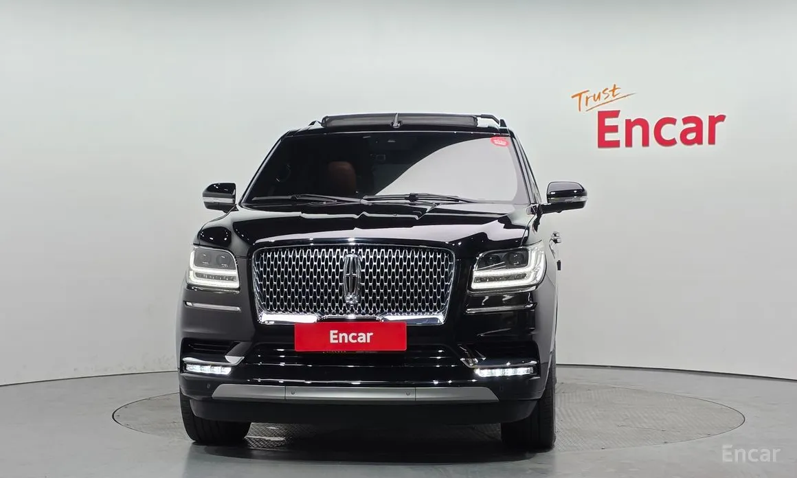 Фото 3 - Lincoln Navigator