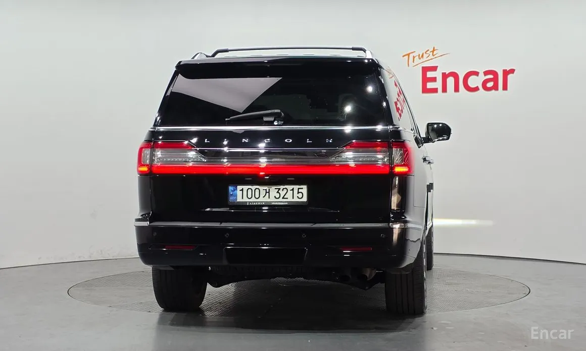 Фото 4 - Lincoln Navigator