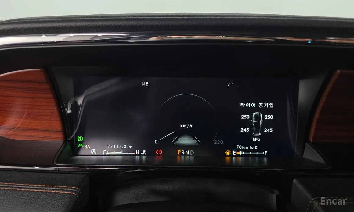 Фото 8 - Lincoln Navigator