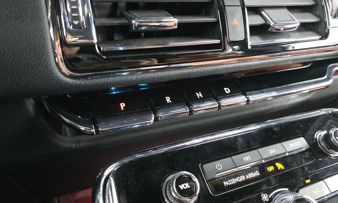 Фото 9 - Lincoln Navigator