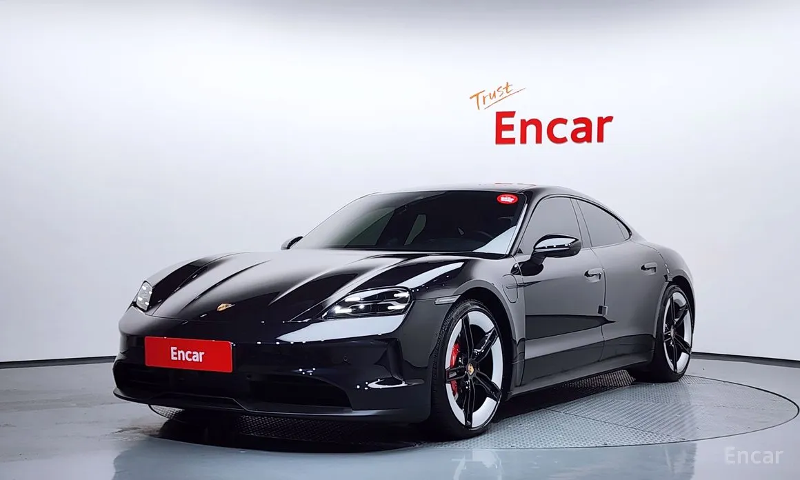 Фото 1 - Porsche Taycan