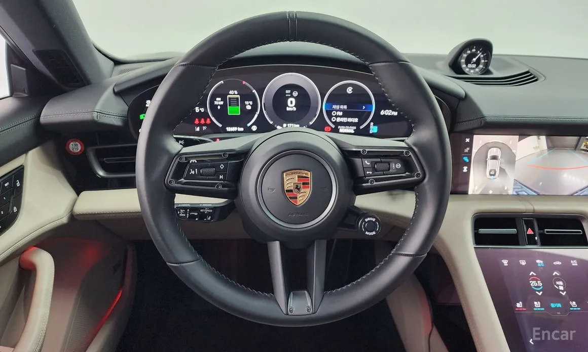 Фото 13 - Porsche Taycan