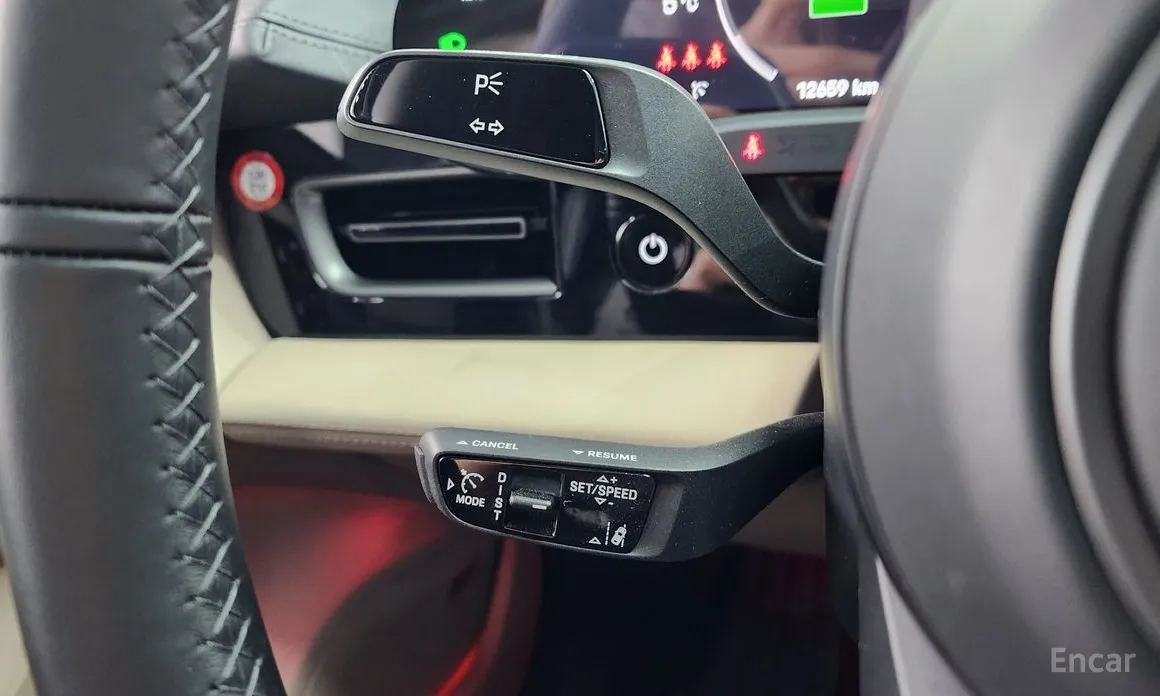 Фото 14 - Porsche Taycan