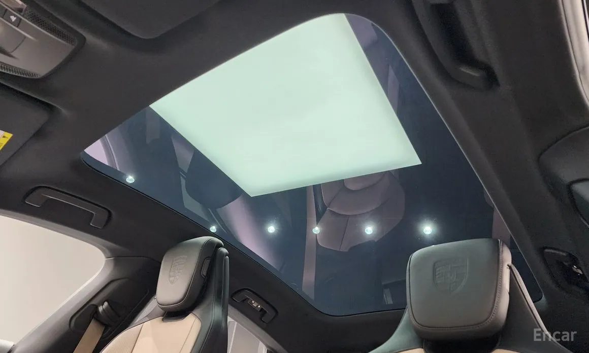 Фото 19 - Porsche Taycan