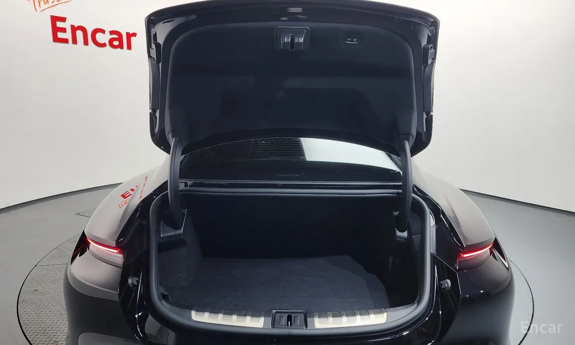 Фото 20 - Porsche Taycan