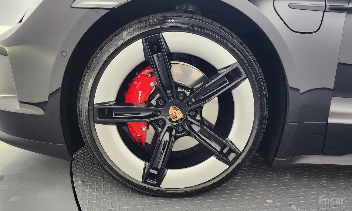 Фото 5 - Porsche Taycan