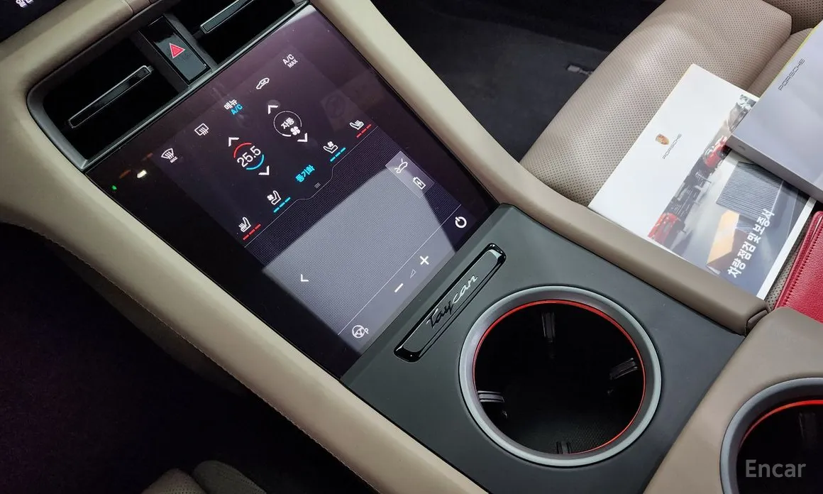 Фото 9 - Porsche Taycan