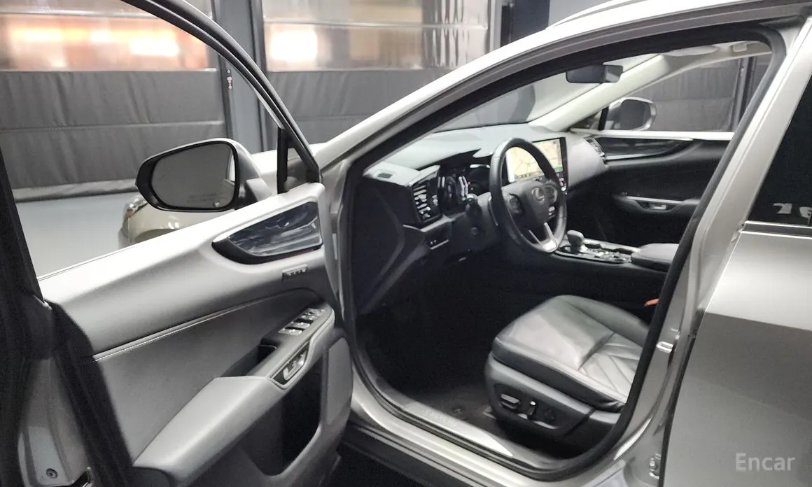 Фото 10 - Lexus NX