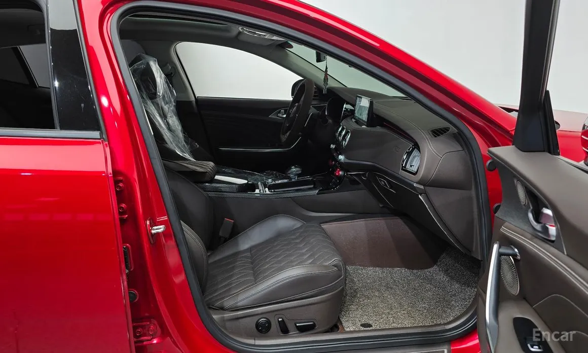 Фото 11 - Kia Stinger