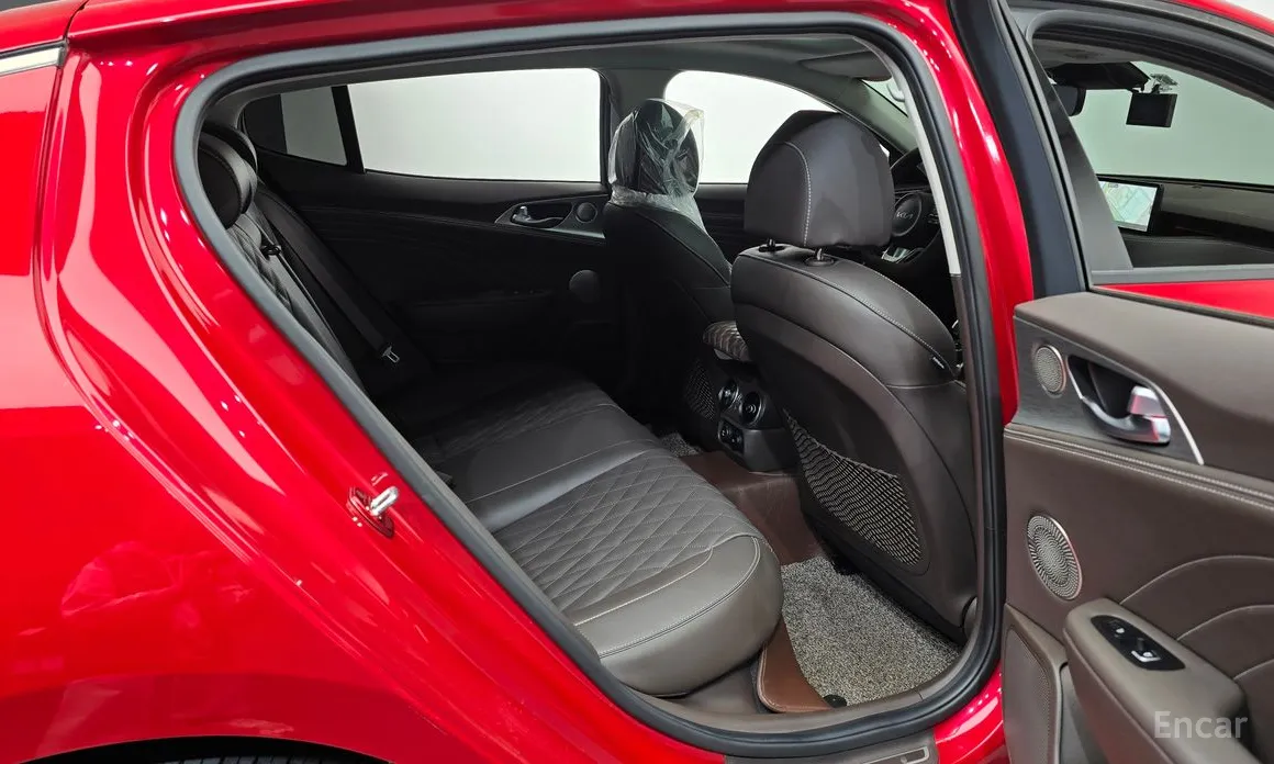 Фото 12 - Kia Stinger