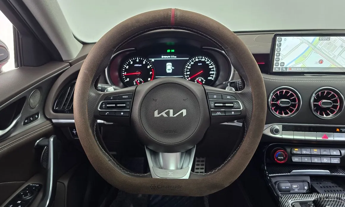 Фото 13 - Kia Stinger